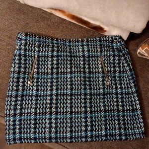 Loft size 10 skirt. Mod style with exposed zipper pockets. Teal and cobalt blue